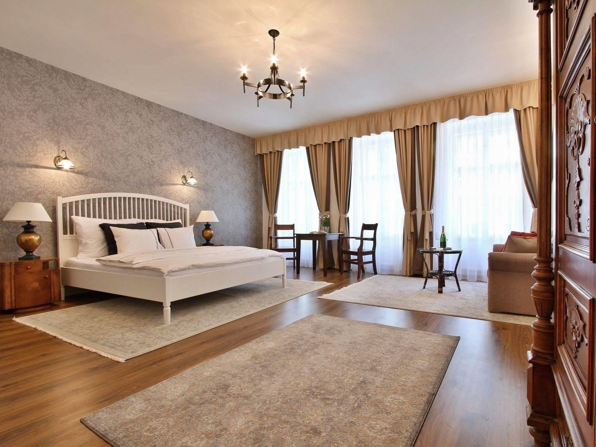 Hotel U Suteru Prag Dış mekan fotoğraf